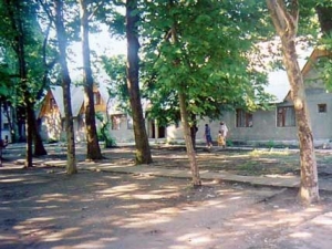 База отдыха "Эльбрус". Адрес: Краснодарский край, Сочинский р-н, 
Головинка, ул. Коммунаров, 33.