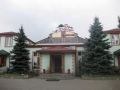 Ресторанный комплекс "Дом у Дороги". Адрес: Северная Осетия Алания, Владикавказ, 
, Гизельское шоссе 4.